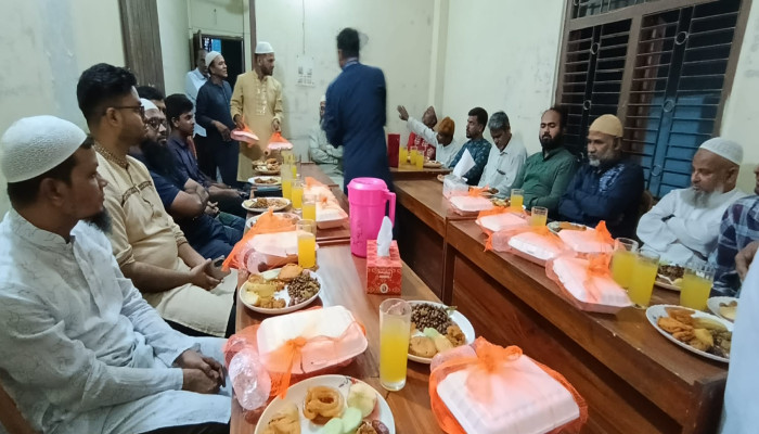 সলঙ্গায় রোজাদারদের সম্মানে মানবমুক্তির ইফতার মাহফিল অসলঙ্গায়নুষ্ঠিত