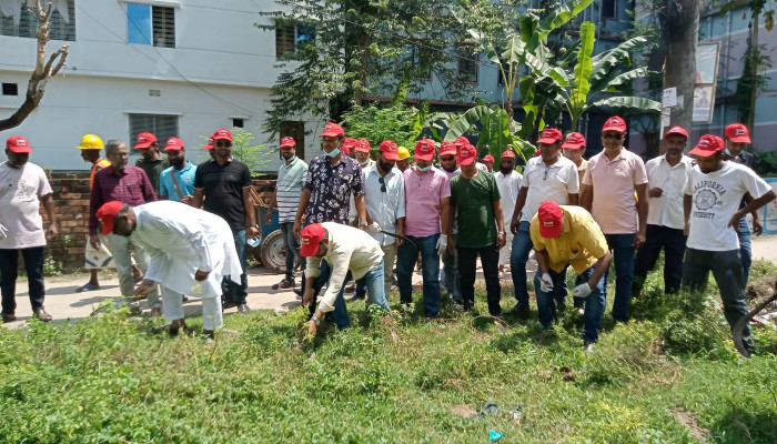 জয়পুরহাটে যুবদলের উদ্যোগে মশক নিধন ও পরিষ্কার-পরিচ্ছন্নতা কার্যক্রম শুরু